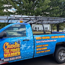 Exterior-House-cleaning-in-North-Haven-Connecticut 0