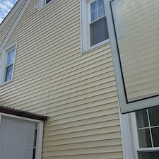 Pressure-Washing-a-cape-in-WeathersfieldCT 4
