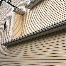Soft-Washing-a-beautiful-home-in-Wallingford-Connecticut 2